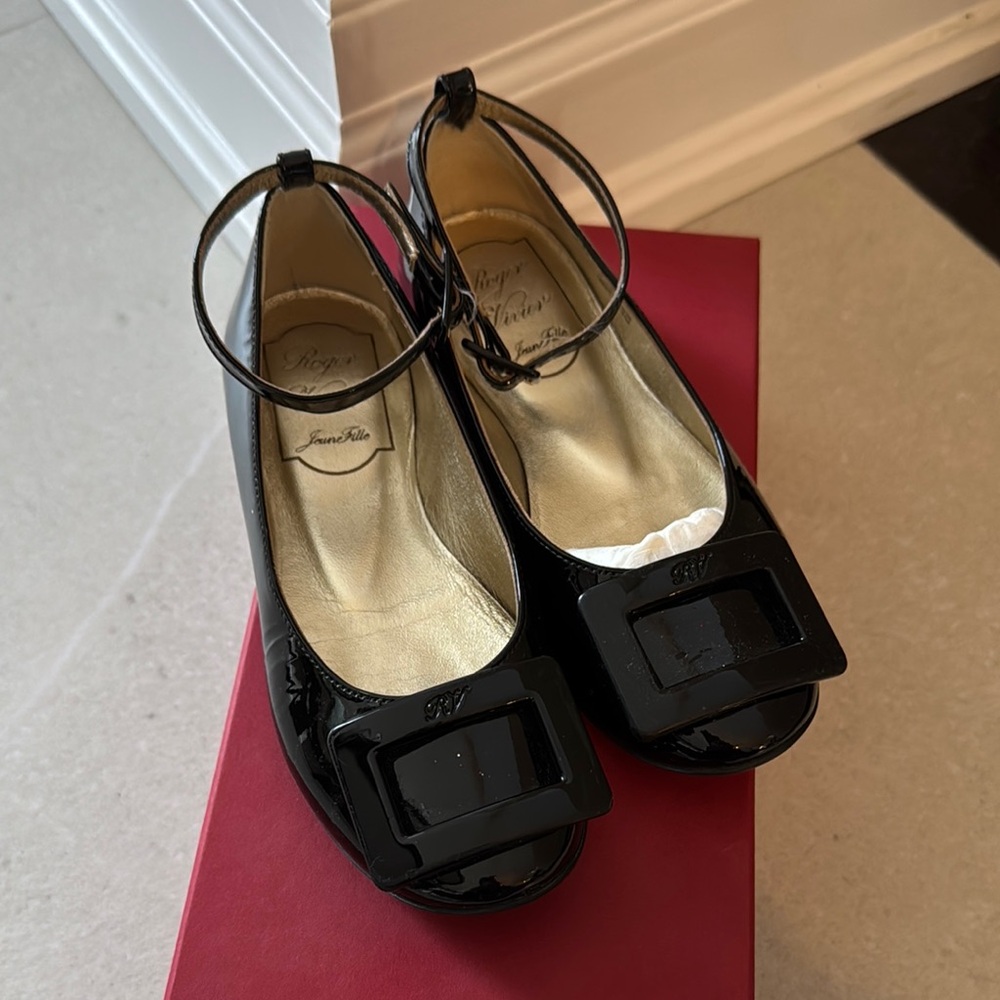 Roger Vivier Black Flats with Ankle Straps and Bow